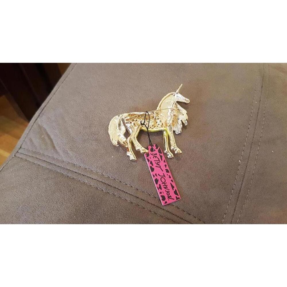 Betsey johnson unicorn pin - Picture 4 of 5